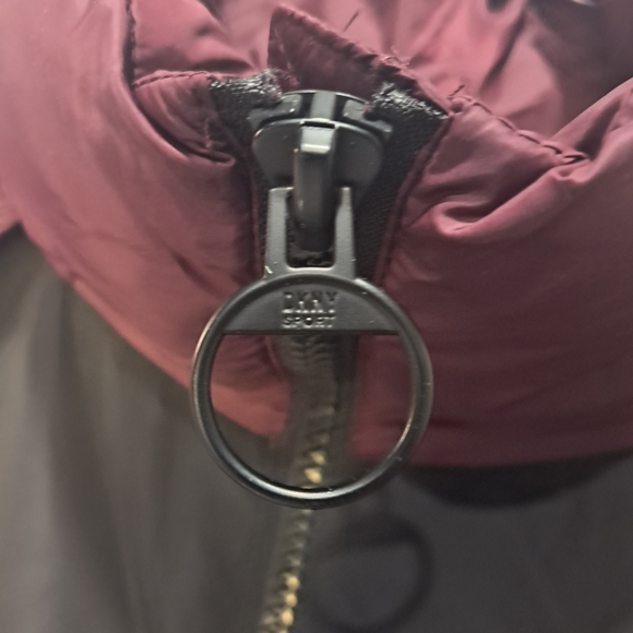 NWT DKNY Sport Women's Colorblock Puffer Jacket - Picture 7 of 11